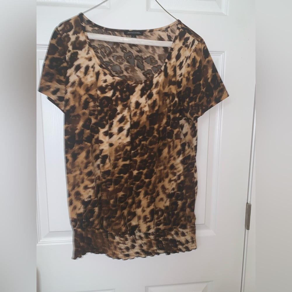 Size large leopard print shirt